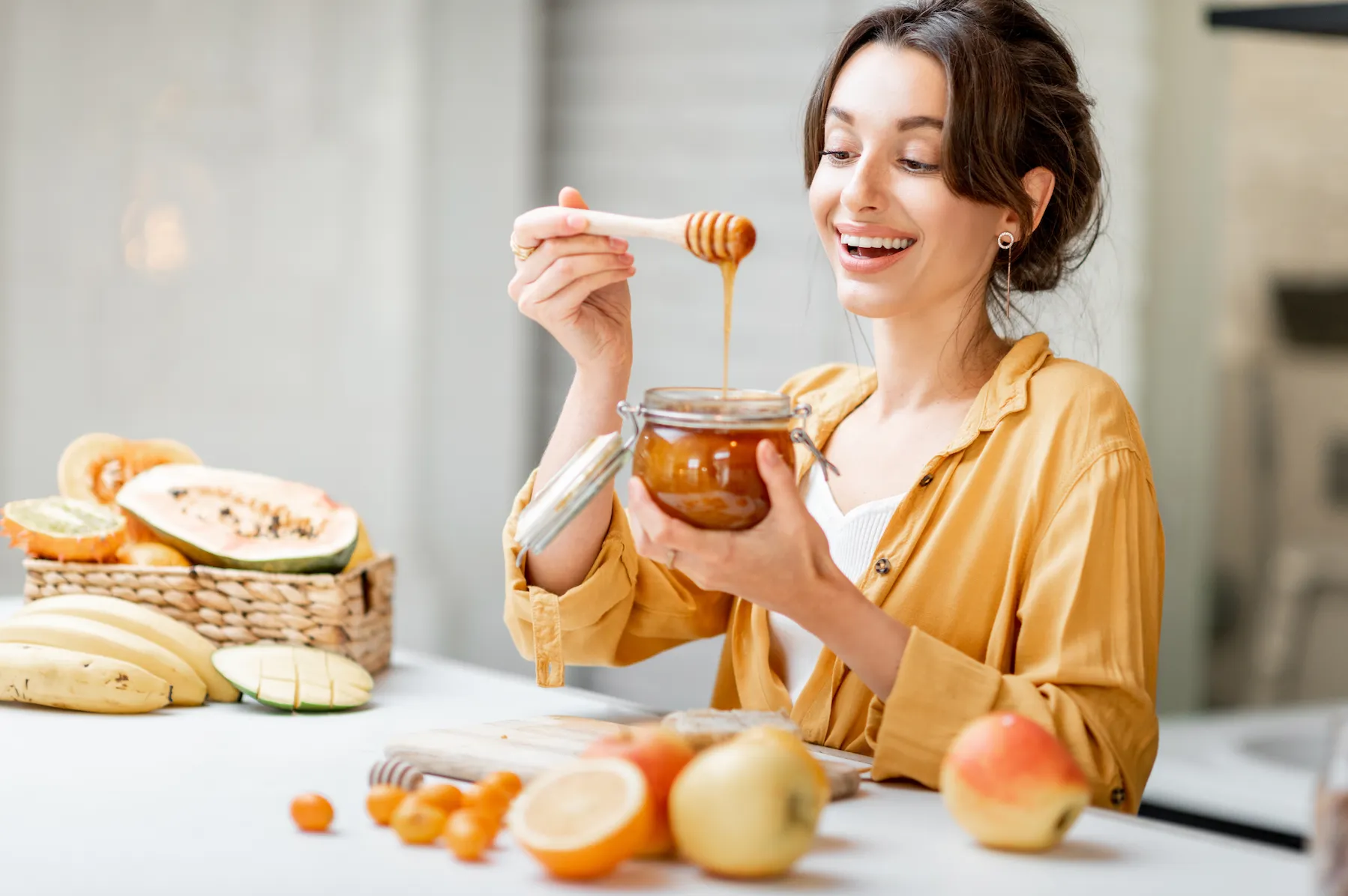 Eating manuka honey daily can help support your immune system and promote antioxidant properties. 